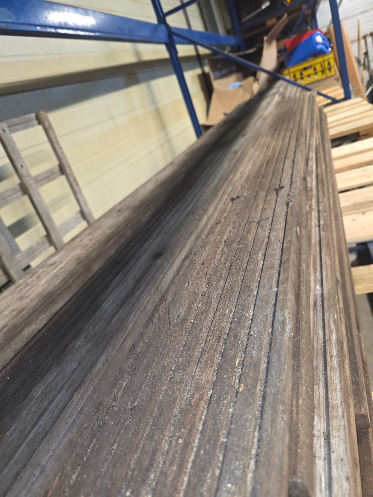 18x Hardhouten planken(4.50 lang) en palen (30x), Ophalen, Gebruikt, 25 tot 50 mm, Plank