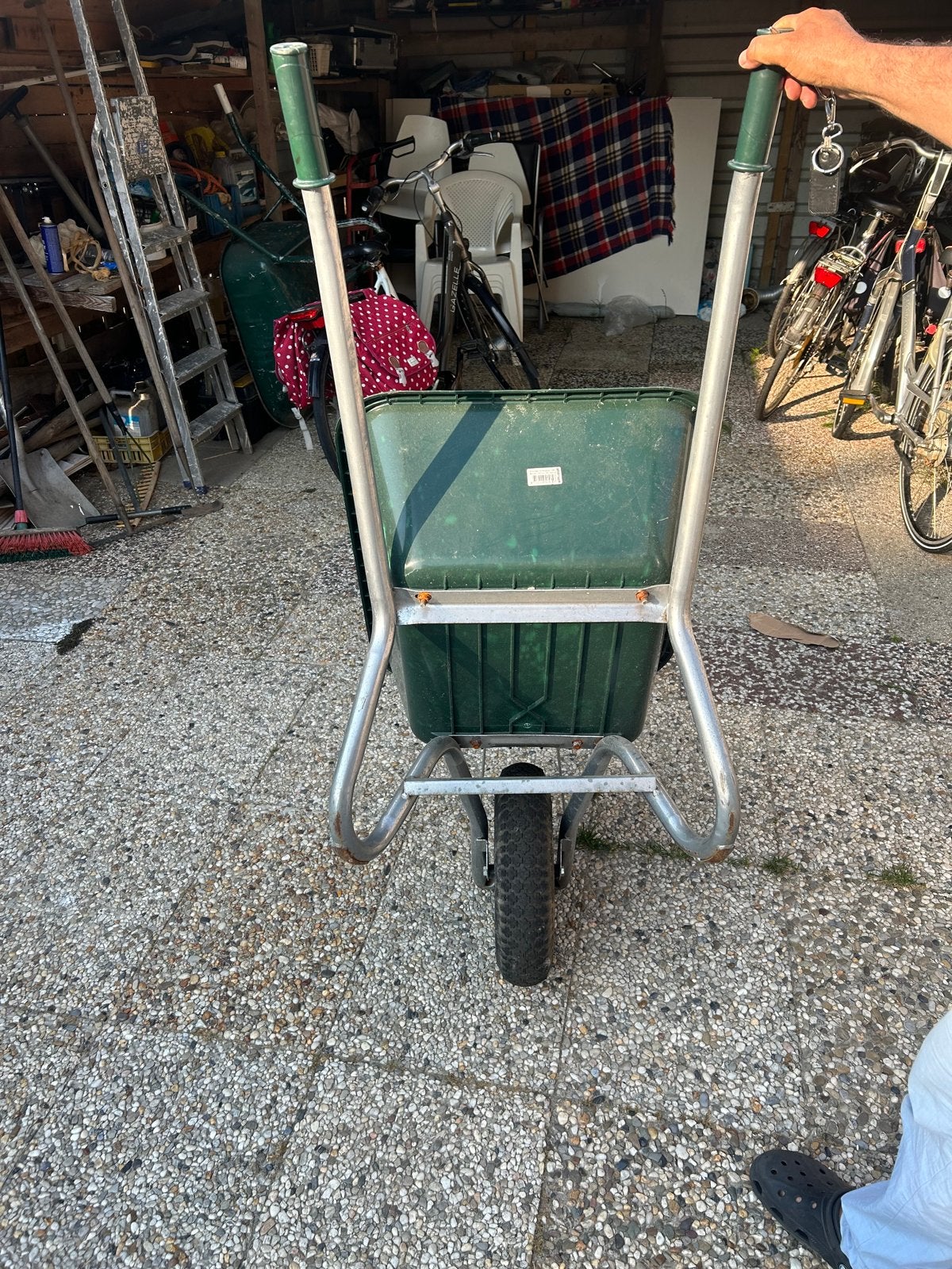 Stevige kruiwagen met kunststof bak, Ophalen of Verzenden, Gebruikt, Handmatig, Eenwielig
