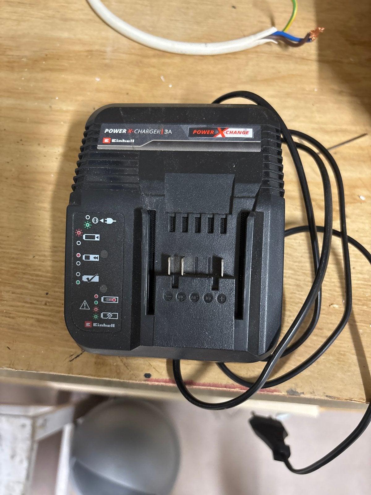 Einhell Power X-Change Oplader 3A (2 stuks), Zo goed als nieuw