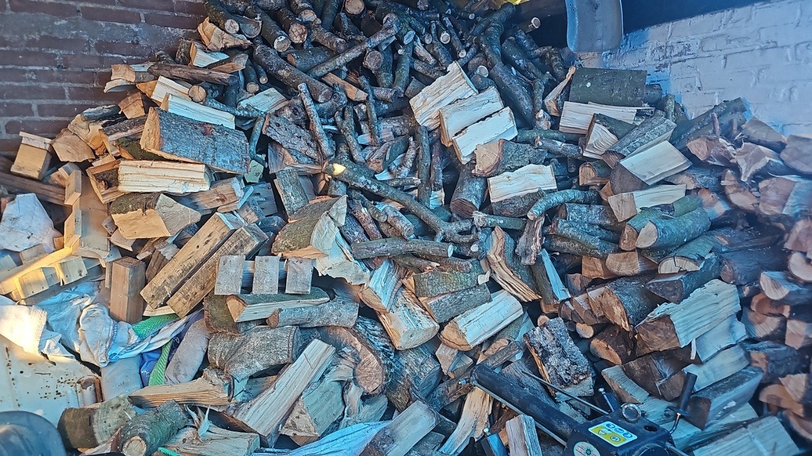 Kachelhout te koop - bijna droog, Tuin en Terras, Haardhout, Ophalen of Verzenden