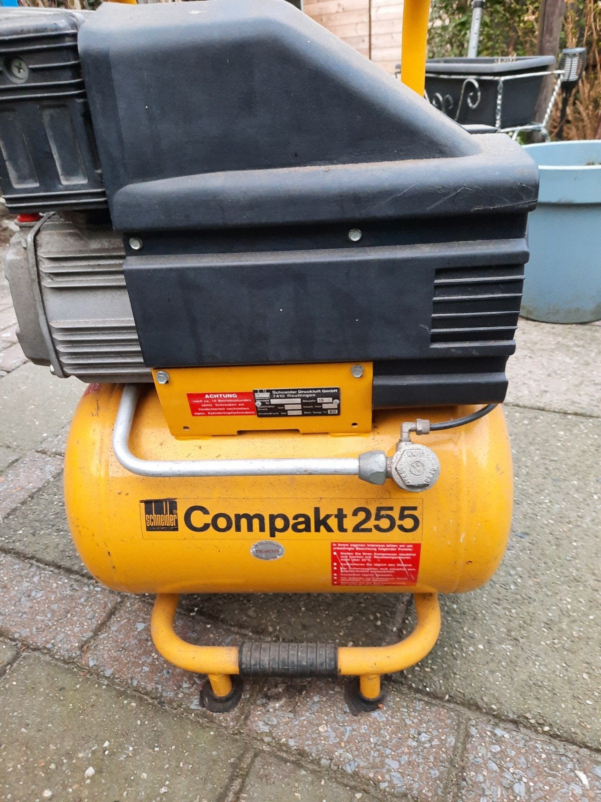 Tekoop compressor defect, Doe-het-zelf en Verbouw, Ophalen, Gebruikt, 10 bar of meer, 25 tot 100 liter