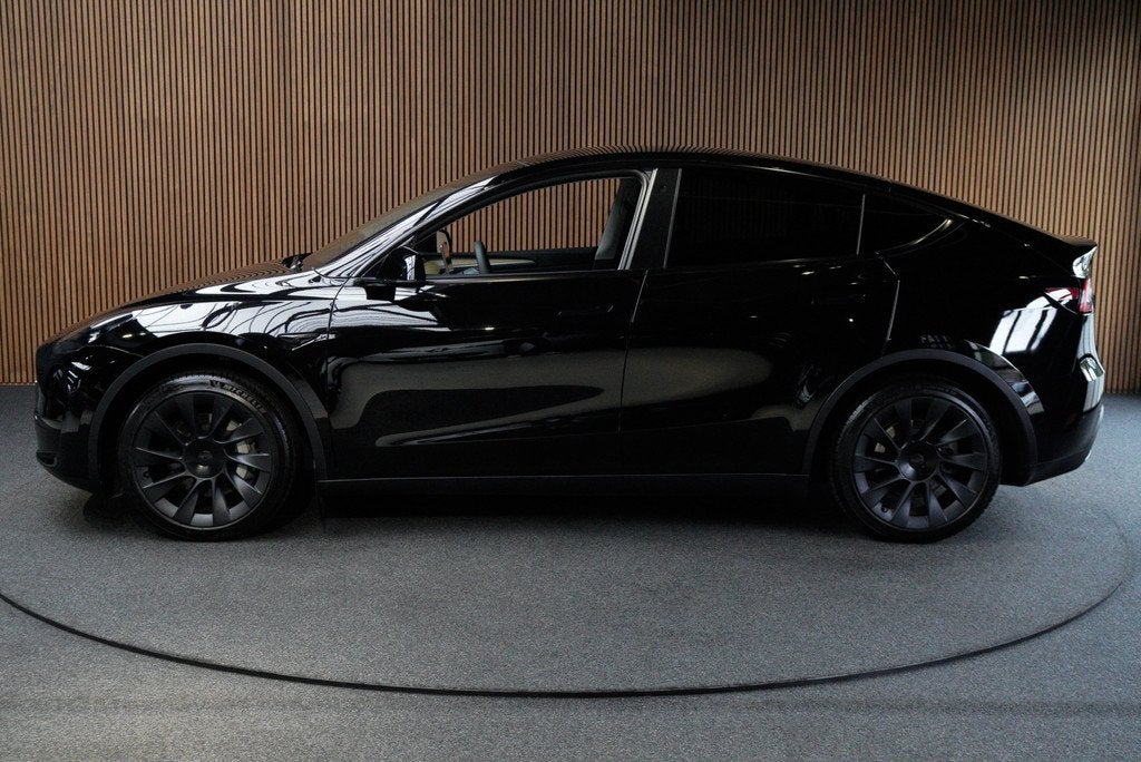Tesla Model Y SOH: 94,7% Navi 360 Leer ACC Autopilot PDC E, Automaat, Achterwielaandrijving, Gebruikt, Zwart