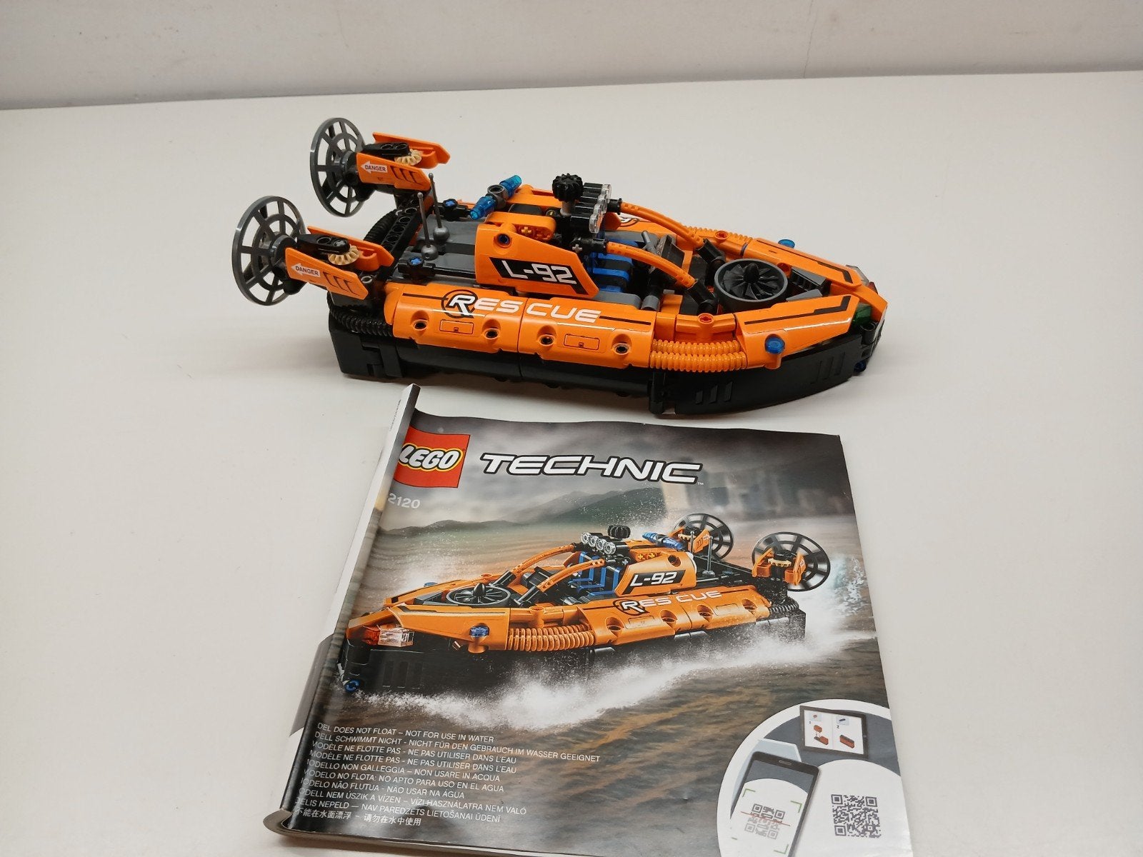 lego technic 42120 reddings hovercraft compleet met boekje, Ophalen of Verzenden