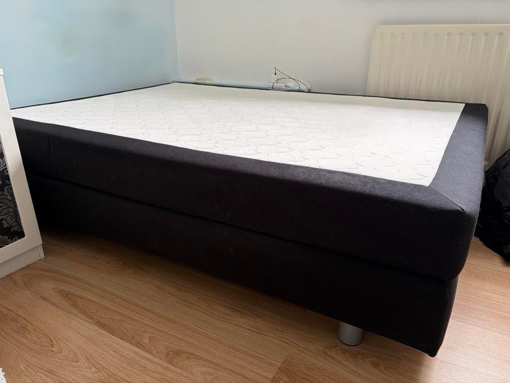 Boxspring 140x200 cm zonder topper, Huis en Inrichting, Slaapkamer | Boxsprings, Ophalen, Gebruikt, Zwart, Nog in goede staat