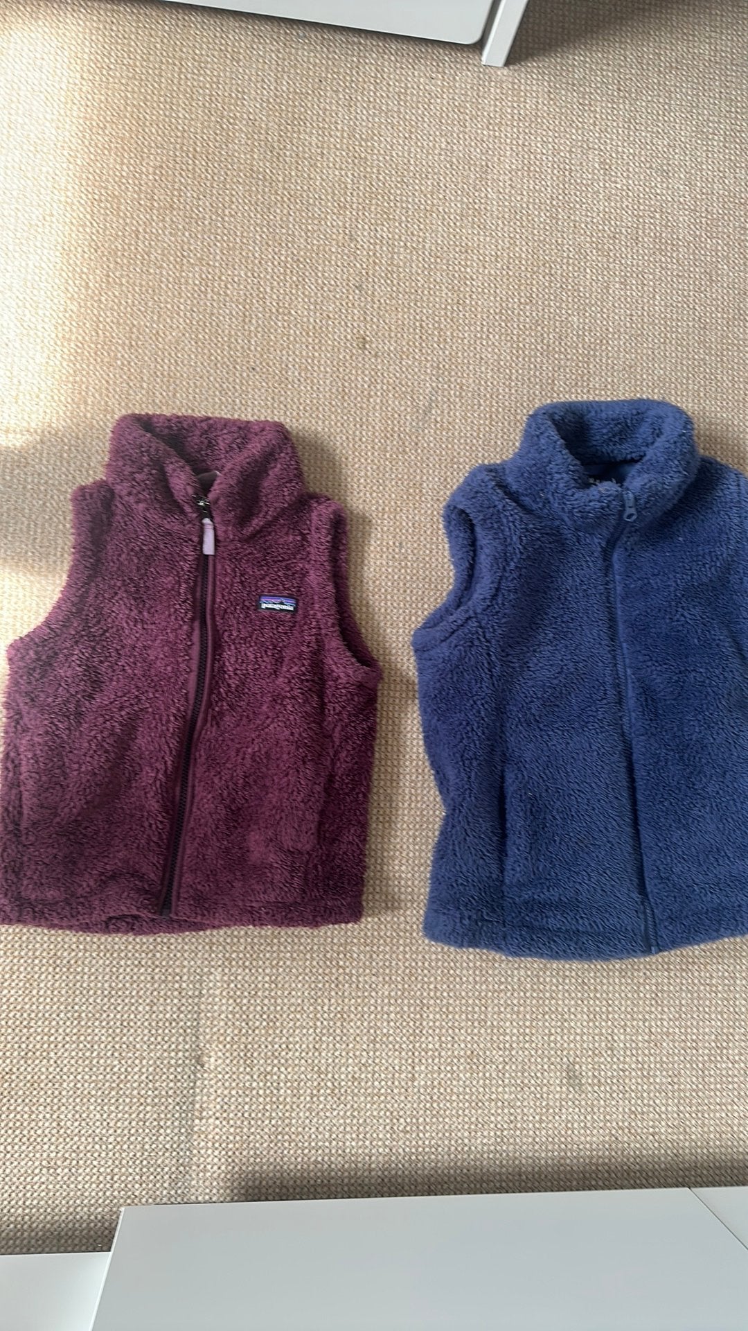 2 vesten, Kinderen en Baby's, Ophalen of Verzenden, Gebruikt, Jongetje, Truitje of Vestje