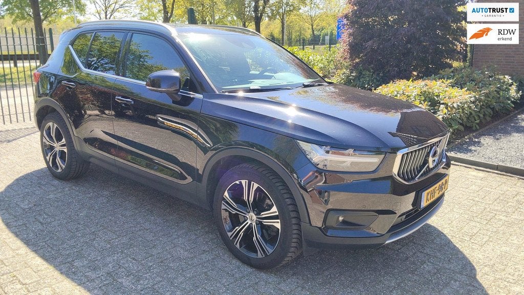 Volvo XC40 1.5 T4 Recharge Panodak 360, Memorystoel 19" velg, Auto's, Stof, 129 pk, Zwart, Plug-in hybride