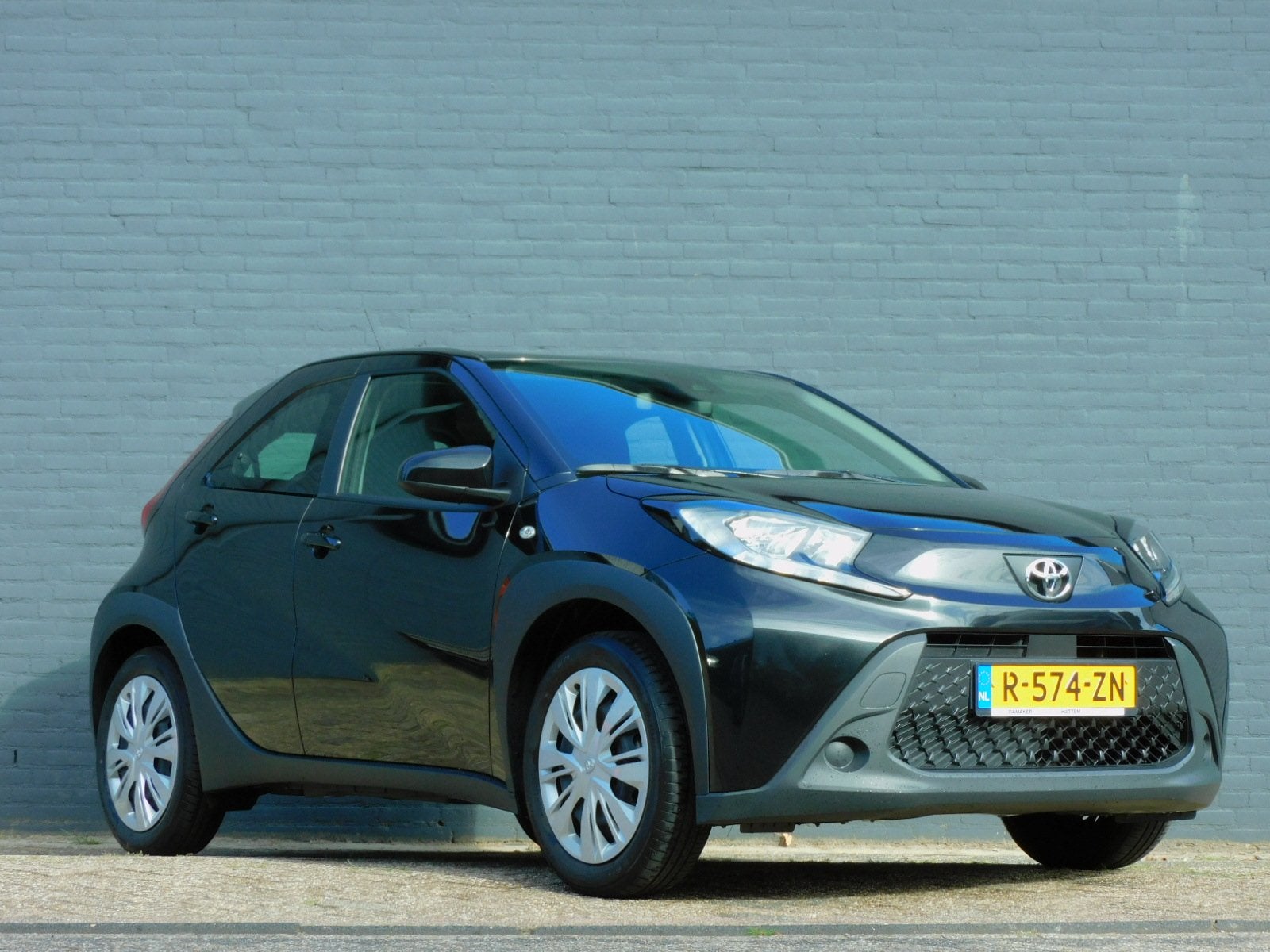 Toyota Aygo X 1.0 VVT-i MT Play 1e EIGENAAR! CARPLAY/ANDROID, Auto's, Start-stop-systeem, Stof, Gebruikt, 920 kg