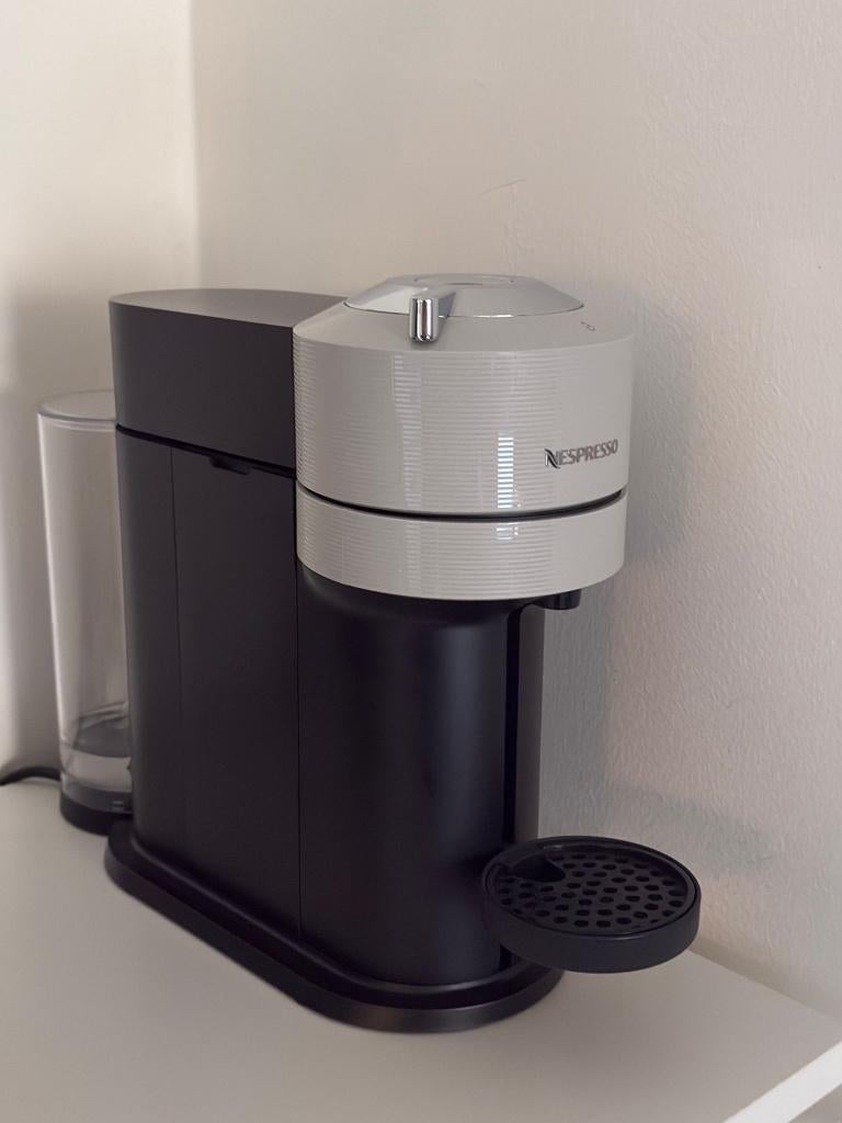 Nespresso Vertuo koffiezetapparaat, lichtgrijs, Witgoed en Apparatuur, Koffiezetapparaten, Koffiepads en cups, Koffiemachine, Ophalen of Verzenden