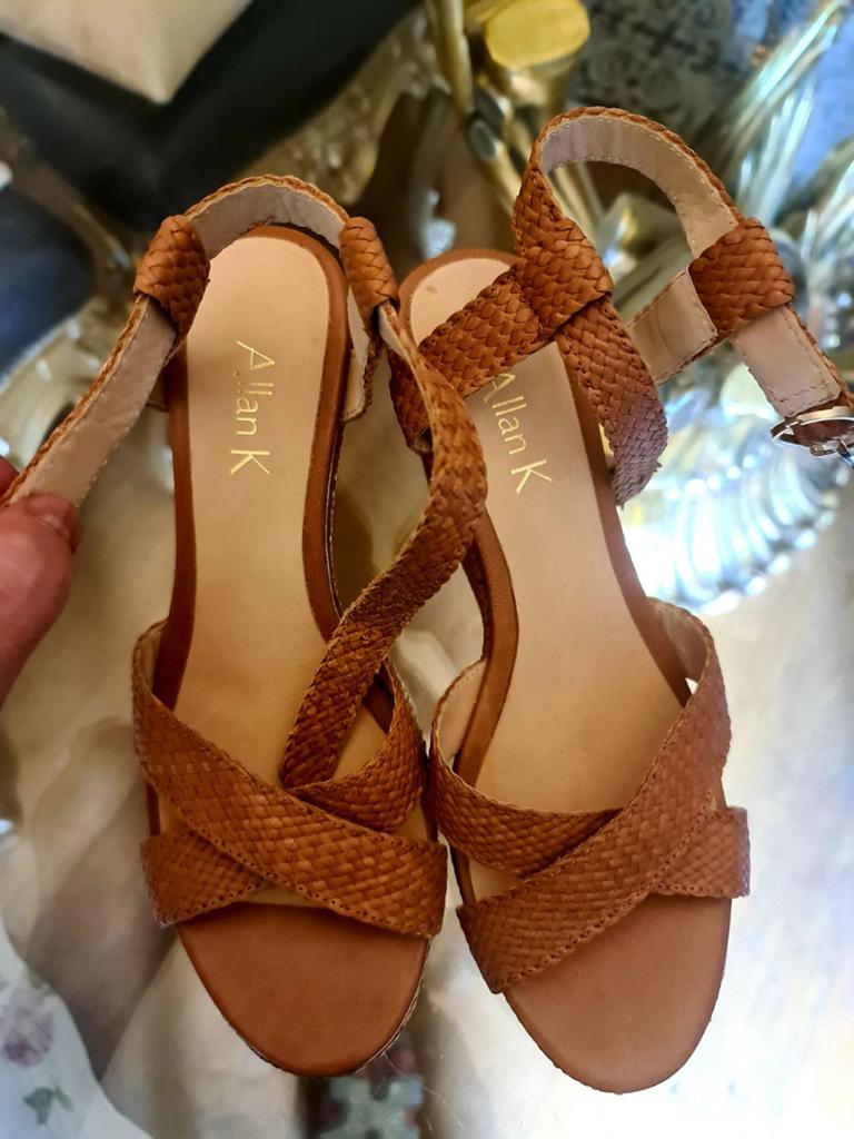 Nieuw schoenen, Ophalen of Verzenden, Nieuw, Bruin, Instappers