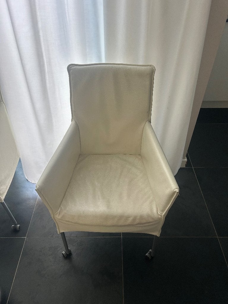 4 mooie eetkamerstoelen echt leder op wieltjes kleur creme, Huis en Inrichting, Stoelen, Ophalen, Gebruikt, Overige kleuren, Leer