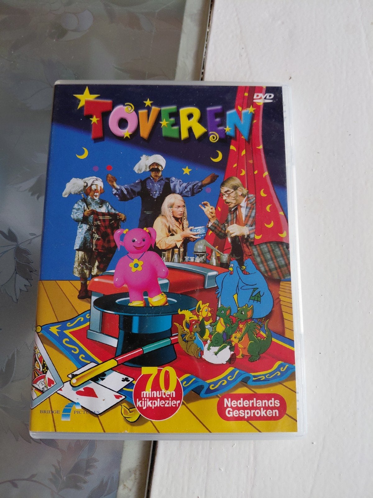 Toveren dvd met o.a. Bassie en Adriaan, Jellabies., Gebruikt, Alle leeftijden, Tv-serie, Ophalen of Verzenden