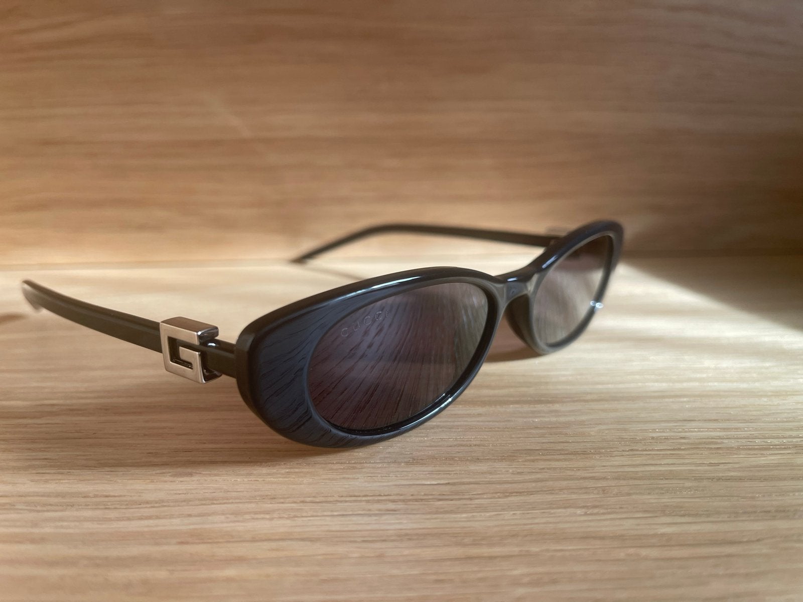 Gucci Zonnebril Zwart - Zo goed als nieuw, Overige merken, Zonnebril, Zwart, Ophalen of Verzenden