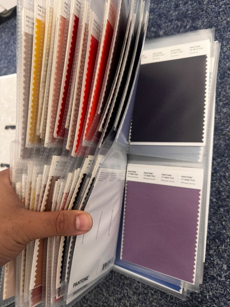 Pantone boek / swatches TCX +-200 kleuren fashion & textiel, Ophalen of Verzenden, Zo goed als nieuw, Overige onderwerpen
