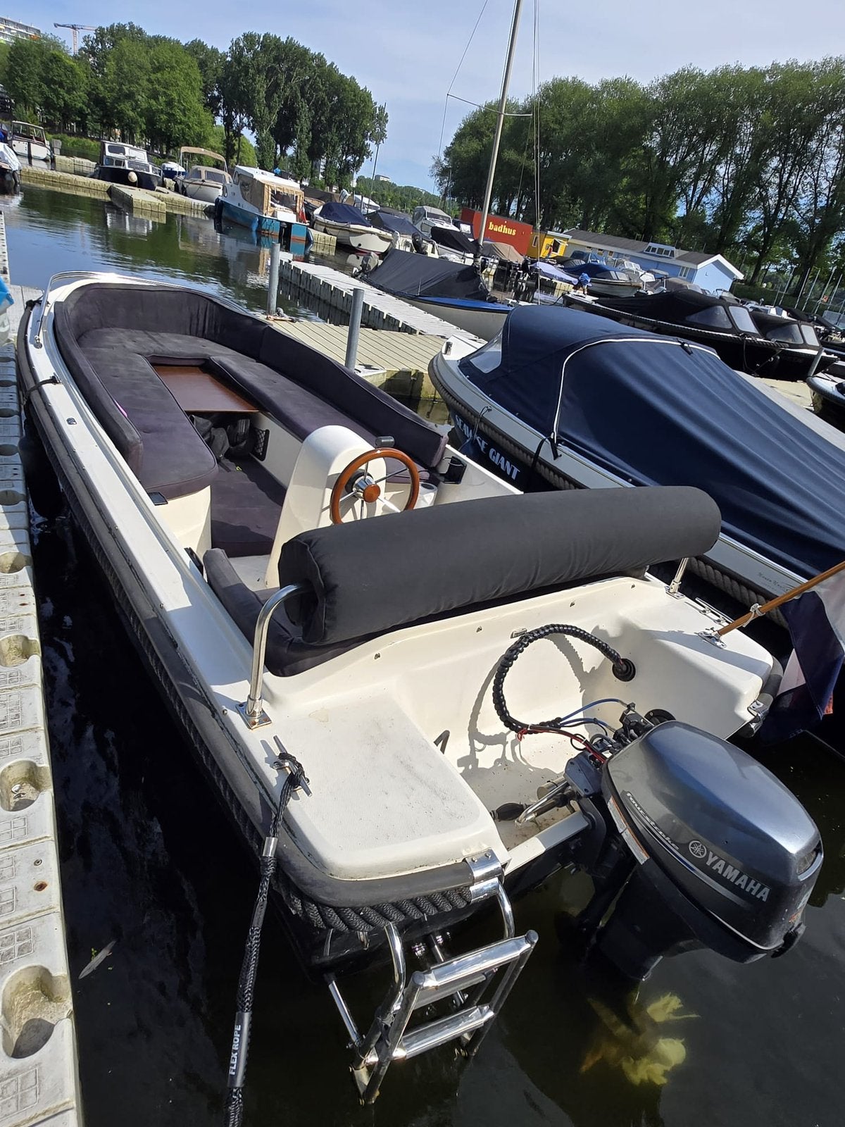 Liberty 470 Yamaha 8pk 4-takt met Trailer, Watersport en Boten, Sloepen, Zo goed als nieuw, Buitenboordmotor, Liberty, Ophalen