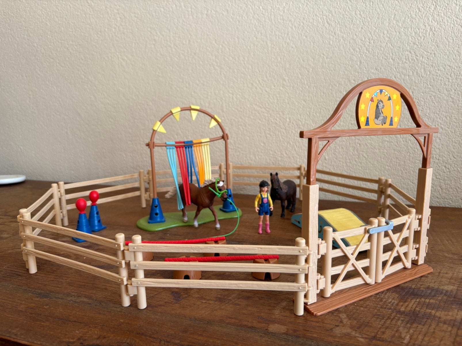 Schleich 42481 Pony Agility Training – compleet met 2 pony’s, Ophalen of Verzenden, Gebruikt