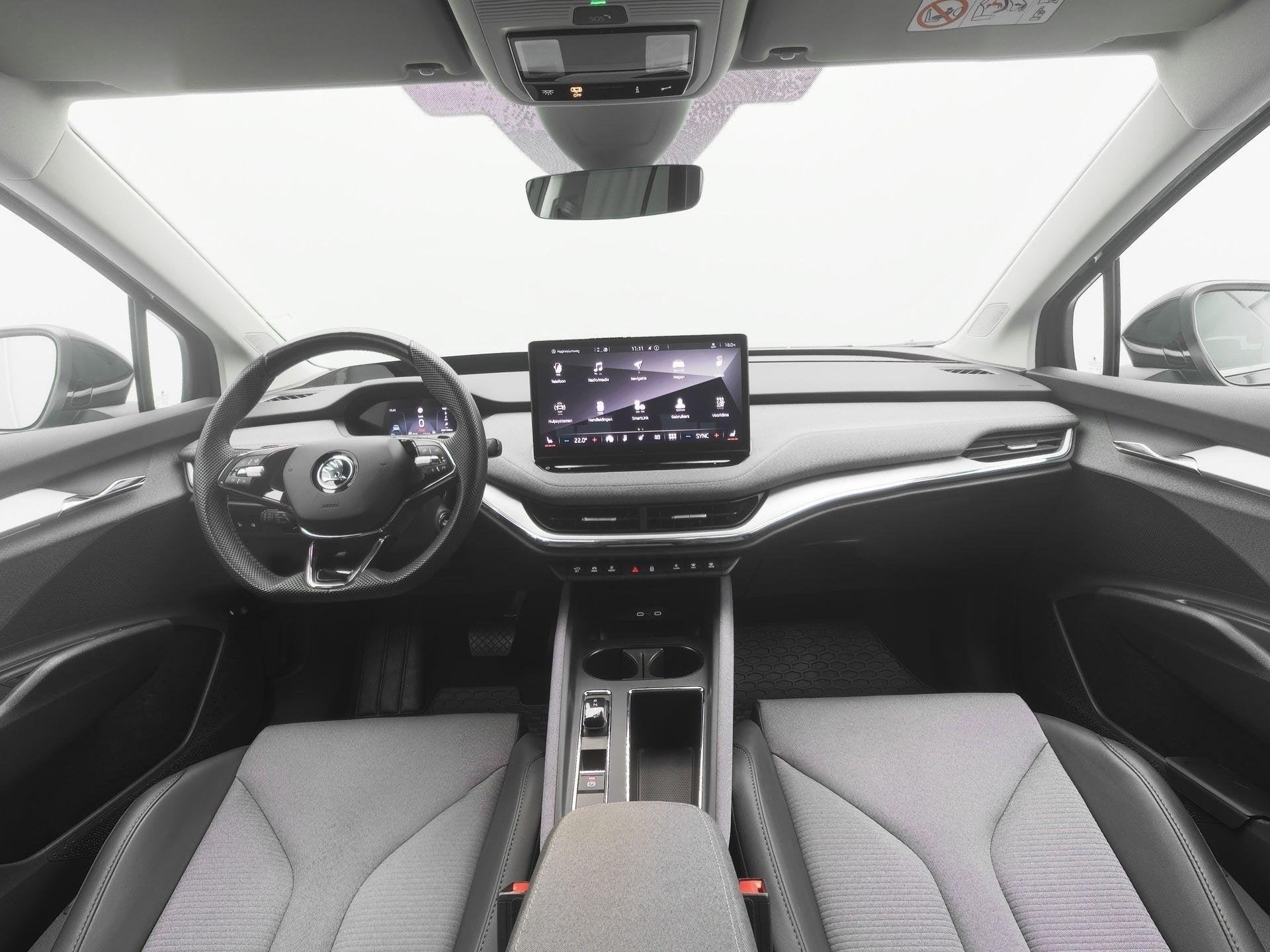 Skoda Enyaq iV 80 Loft 204 pk | Trekhaak | Led Matrix | ACC, Automaat, Achterwielaandrijving, Gebruikt, 80 kWh