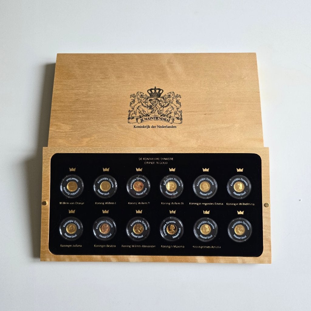 Penningen set "De Koninklijke dynastie Oranje in GOUD", Postzegels en Munten, Ophalen of Verzenden, Goud, Nederland