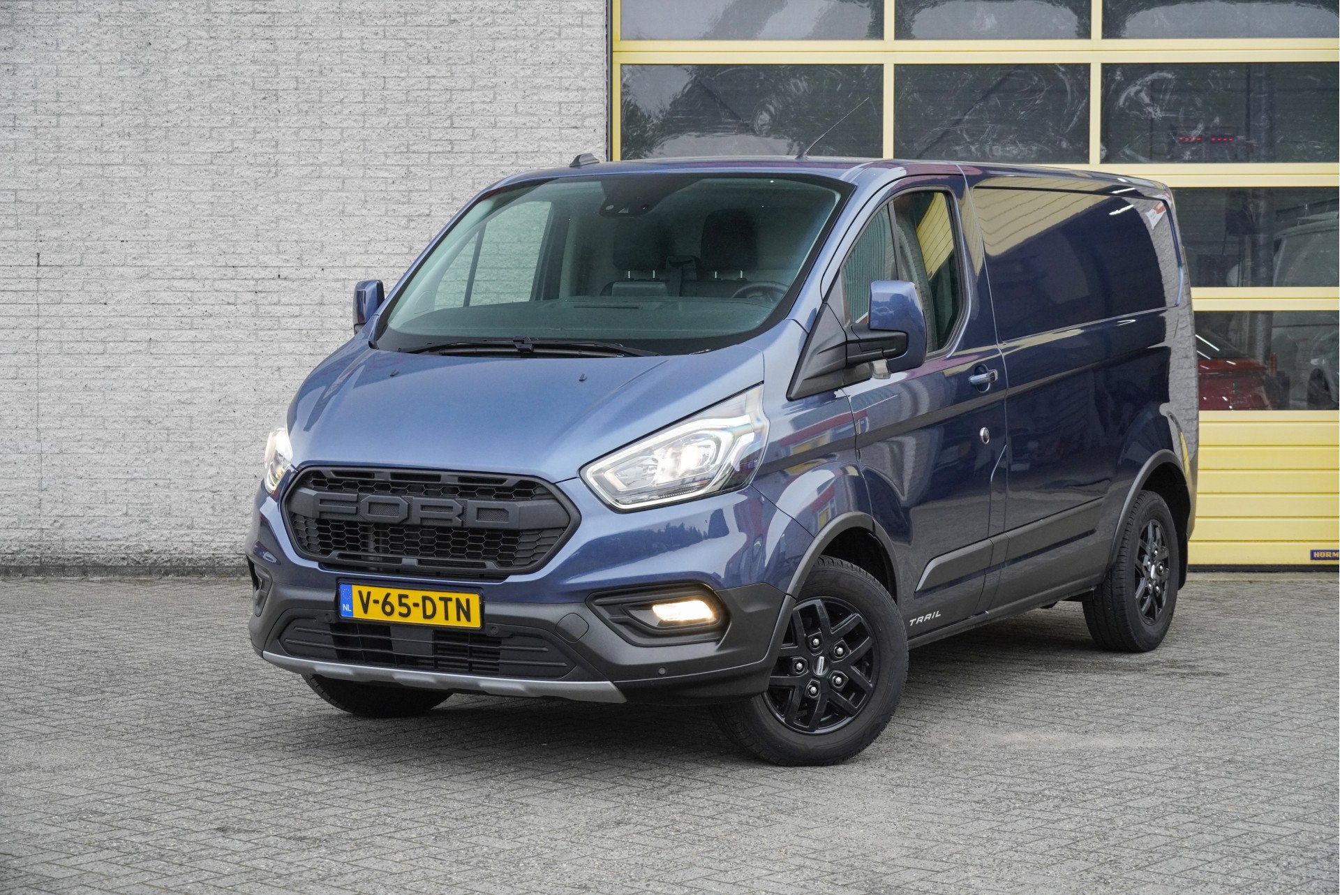 Ford Transit Custom 300 2.0 TDCI L1H1 Trail BJ2022 Lmv 16" (, Voorwielaandrijving, 4 cilinders, Blauw, 2500 kg
