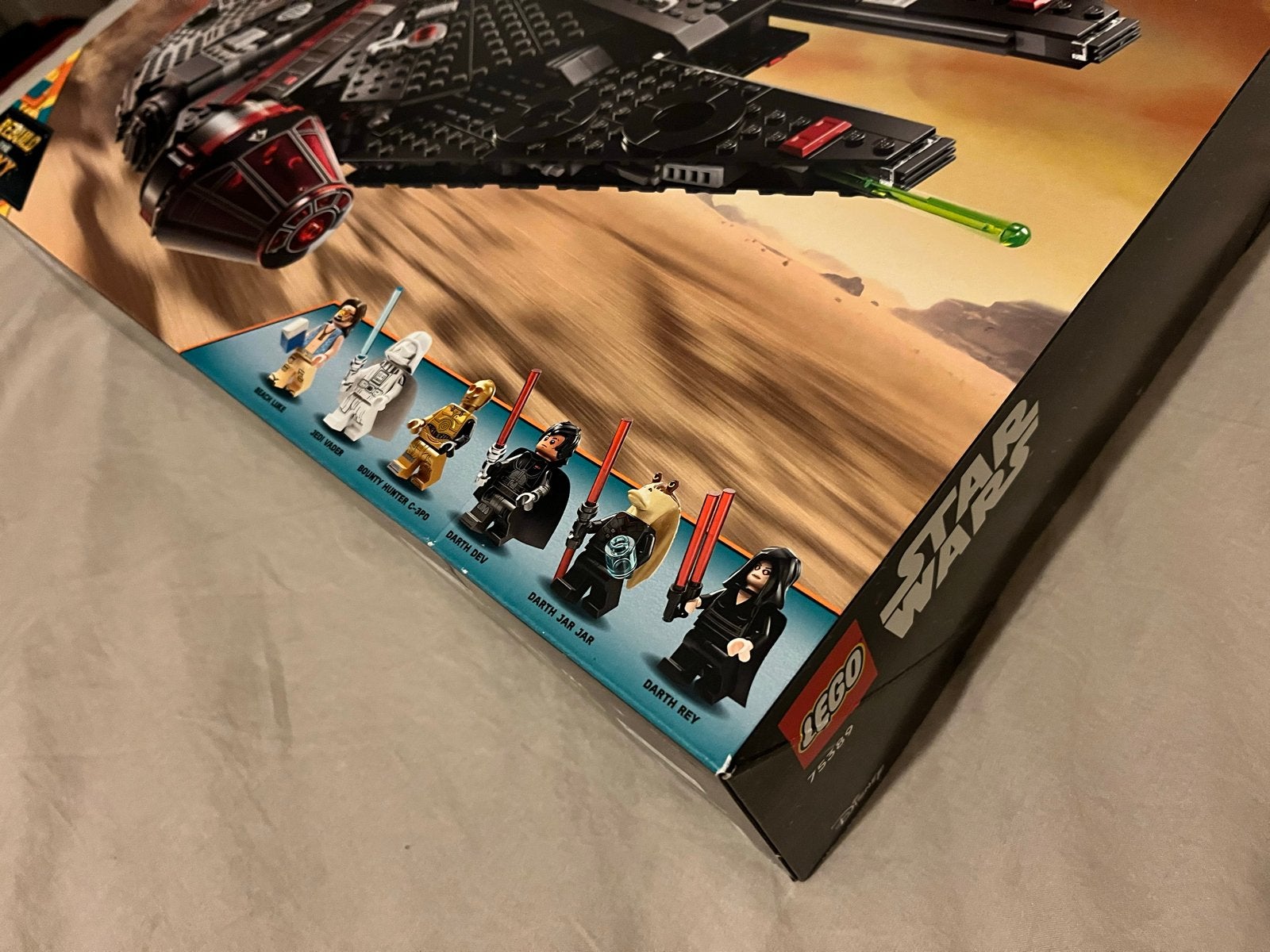 Foto 6 van LEGO Star Wars 75389 The Dark Falcon - Nieuw in doos