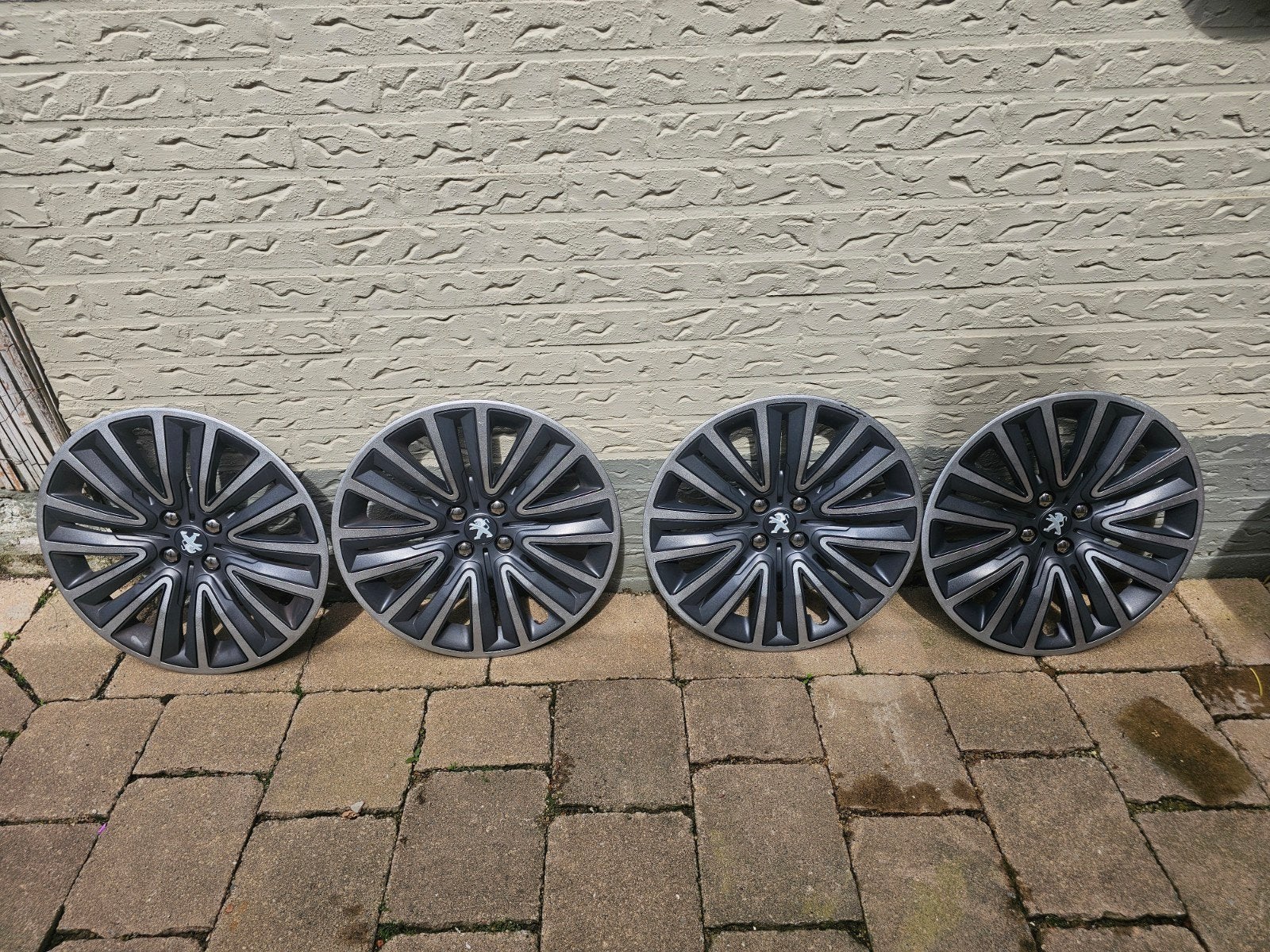 Set van 4 originele Peugeot wieldoppen 16 inch, Auto diversen, Wieldoppen, Ophalen of Verzenden, Zo goed als nieuw
