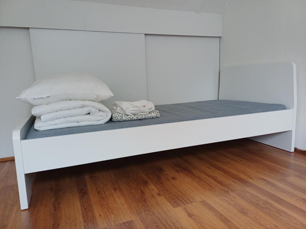 IKEA bed | NIEUW | 90*200 | Compleet | Direct weg, Huis en Inrichting, Slaapkamer | Bedden, Ophalen, 90 cm, Eenpersoons, Wit