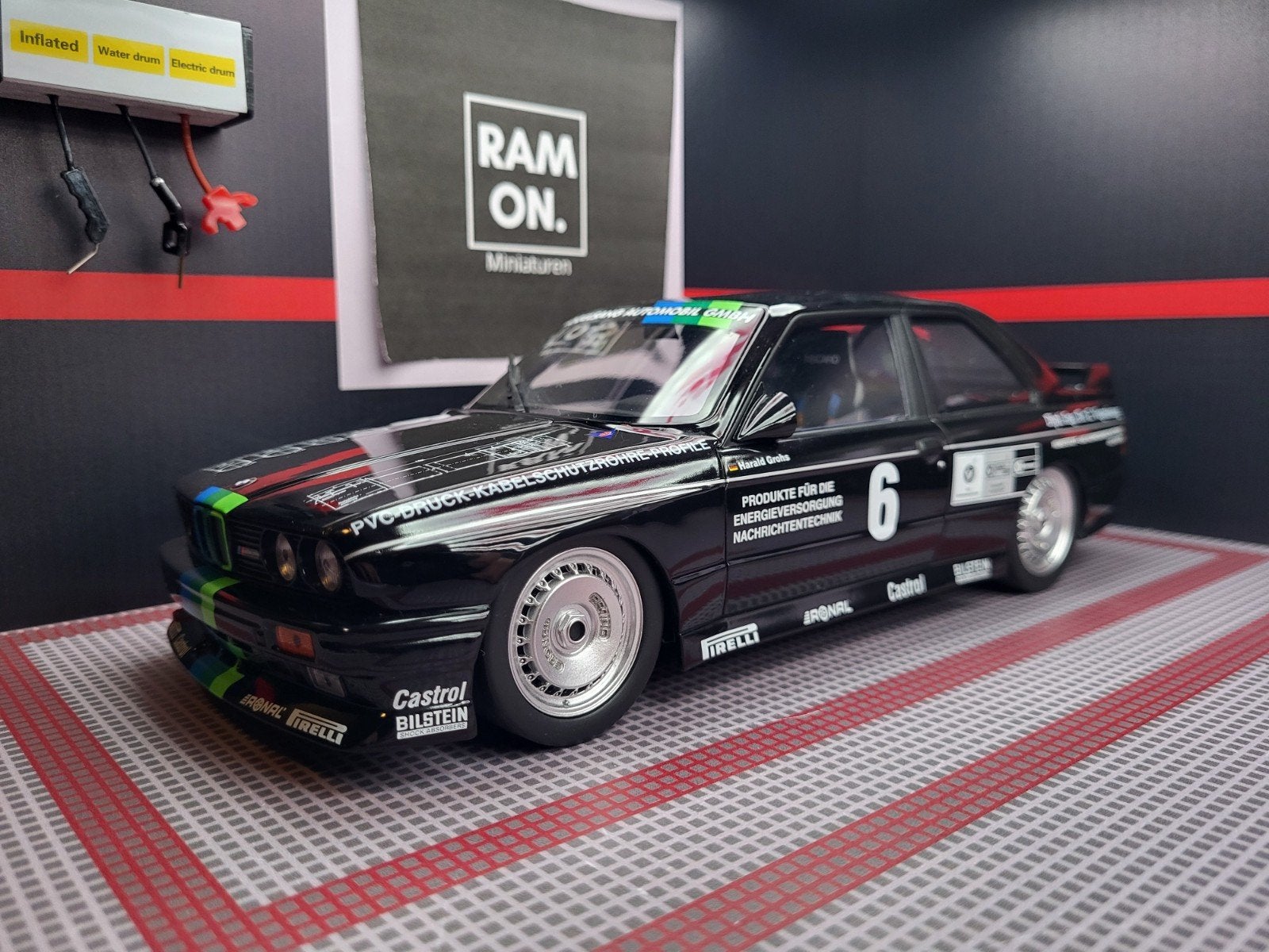 1/18 BMW E30 M3 Vogelsang DTM H. Grohs, Ophalen of Verzenden, Zo goed als nieuw, Auto, MiniChamps