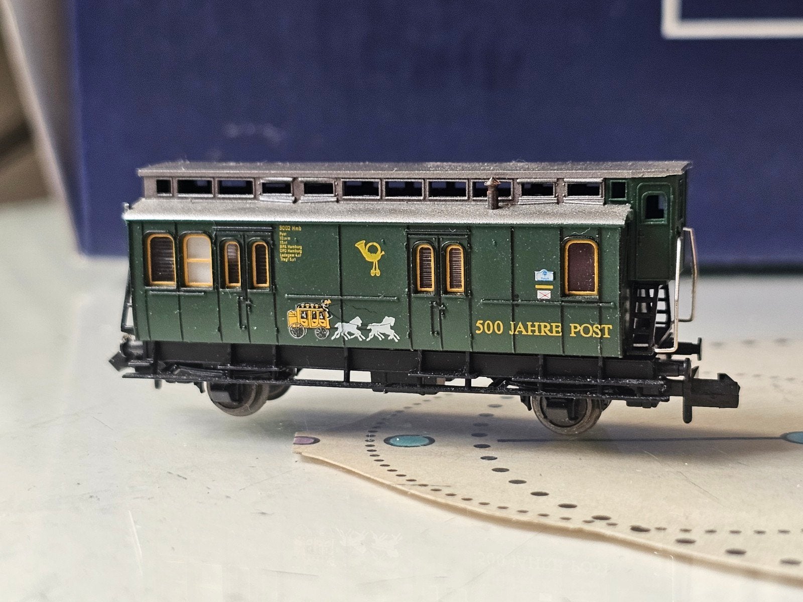 Fleischmann N piccolo postwagon met binnenverlichting, Gebruikt, Fleischmann, Ophalen of Verzenden, Gelijkstroom
