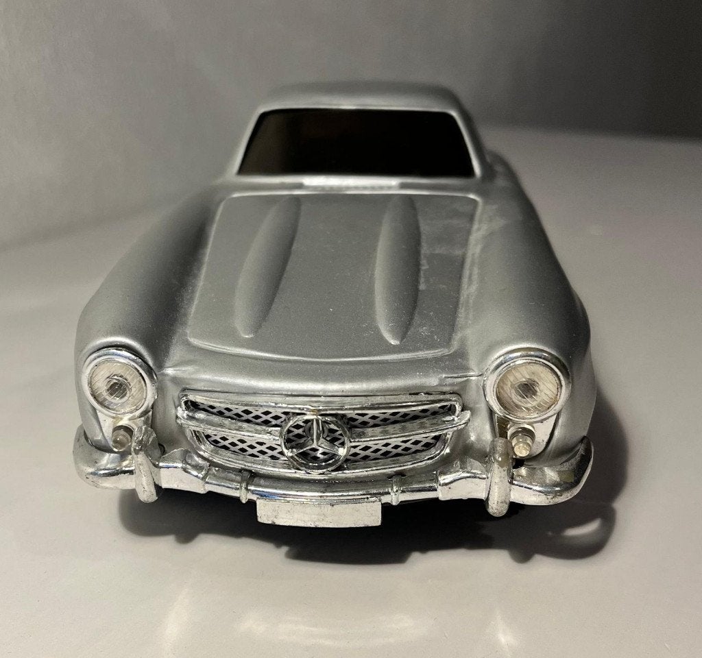 Mercedes Benz Sedan 1956 Zilver/grijs met frictie en geluid, Hobby en Vrije tijd, Modelauto's | 1:24, Ophalen of Verzenden, Zo goed als nieuw