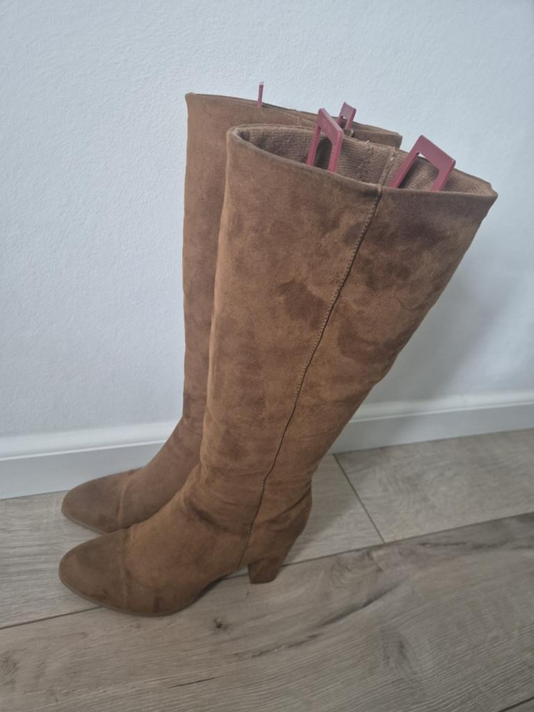 Laarzen, Kleding | Dames, Schoenen, Hoge laarzen, Bruin, Ophalen of Verzenden, Zo goed als nieuw