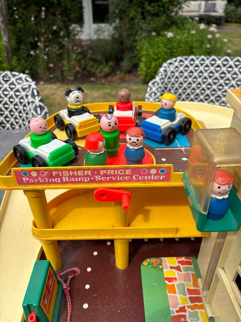 fisher price garage, Kinderen en Baby's, Ophalen, Gebruikt, Speelset