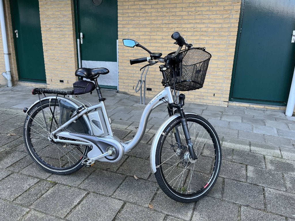 Mooie elektrische Flyer dames fiets lage instap, Fietsen en Brommers, Gebruikt, Minder dan 47 cm, 50 km per accu of meer, Ophalen