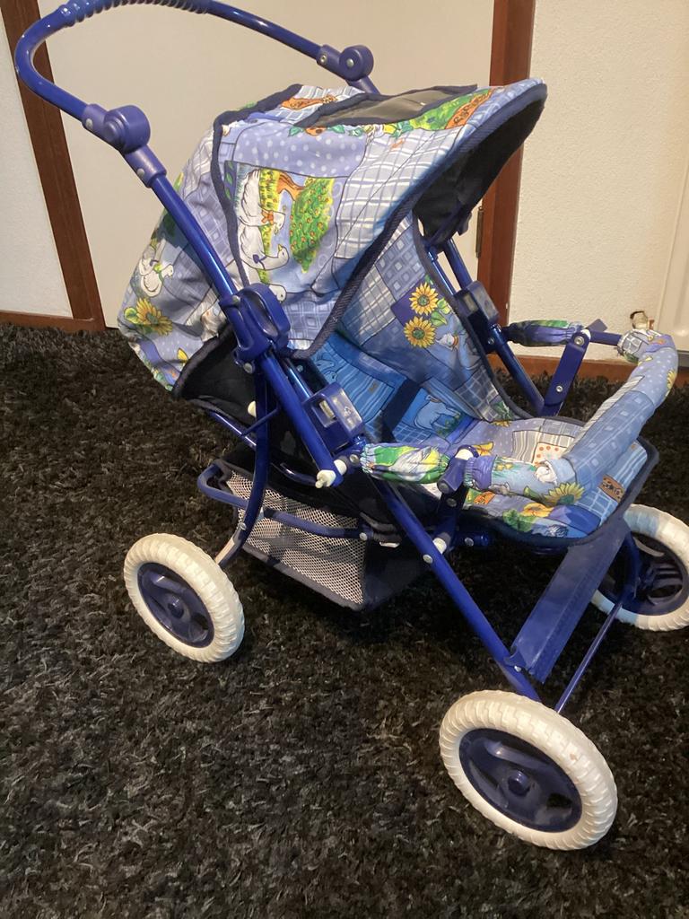 Leuke blauwe poppenwagen met vrolijke print, Ophalen, Gebruikt, Overige typen