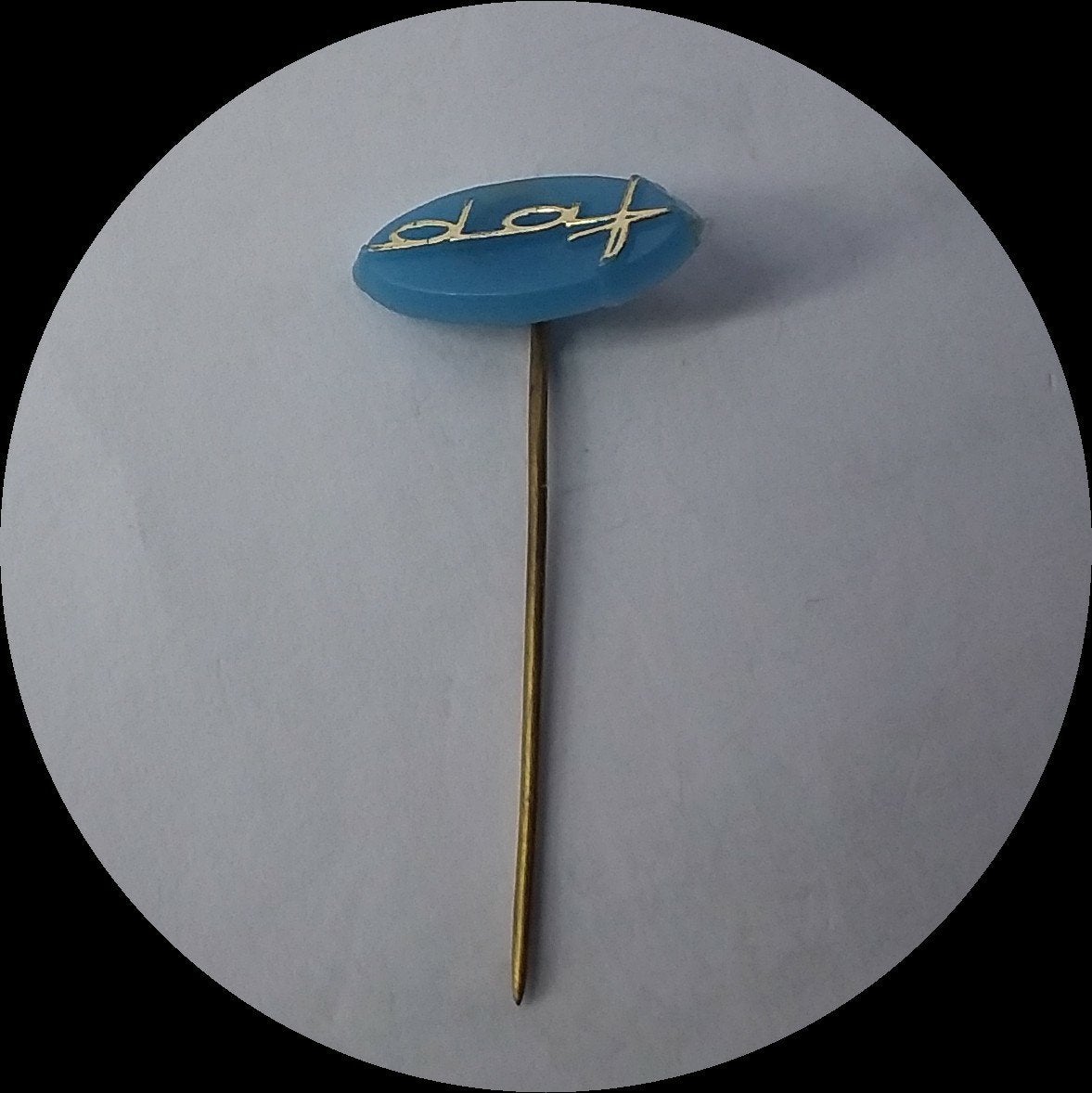 DAF Variomatic speldje, blauw ovaal kunststof, Verzamelen, Speldjes, Pins en Buttons, Ophalen of Verzenden, Zo goed als nieuw