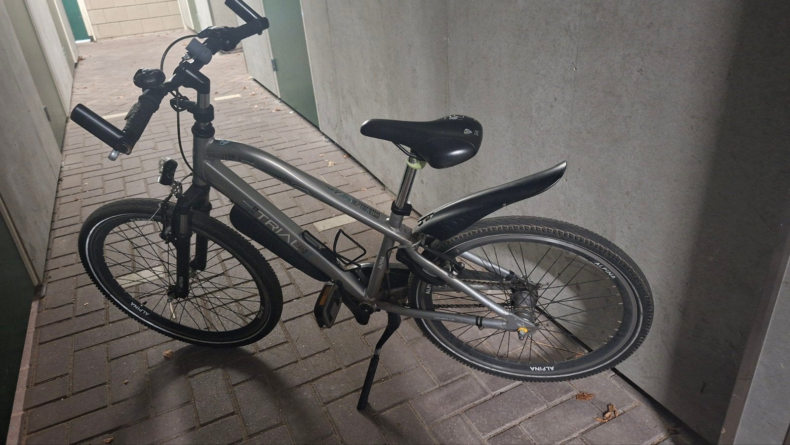 Trial Alphina fiets (mountainbike) 24 inch fiets, Ophalen, Zo goed als nieuw
