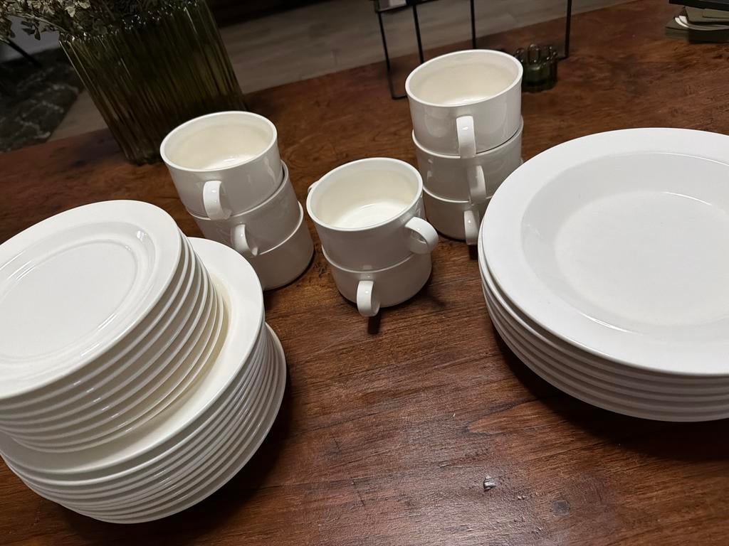 Royal Boch Servies - 6 diepe, 10 borden 8 kommen, Ophalen, Gebruikt, Keramiek, Overige stijlen