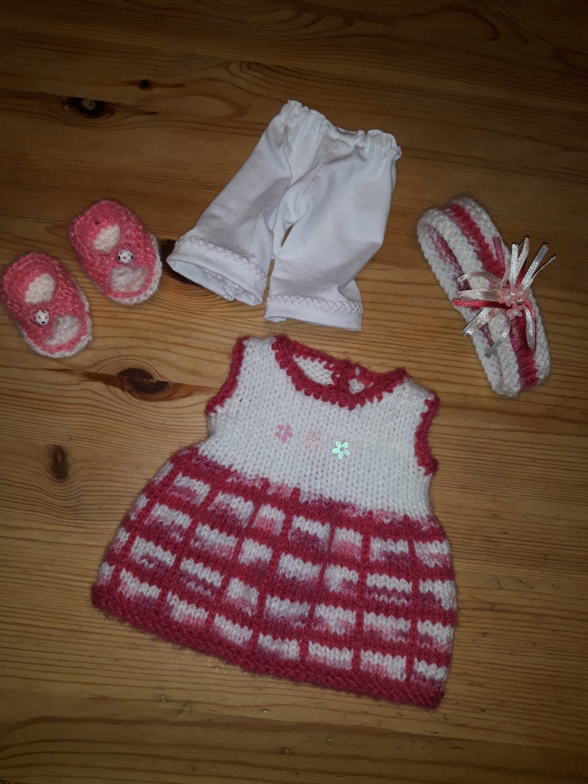 Zelfgemaakte poppenkleertjes voor pop 32 cm 4 delig., Kinderen en Baby's, Speelgoed | Poppen, Ophalen of Verzenden