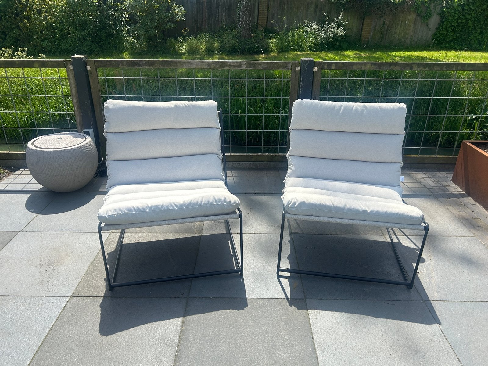 Slechts 2 weken gebruikt! 2 x Fauteuil Idro zand, Kwantum, Ophalen, Nieuw