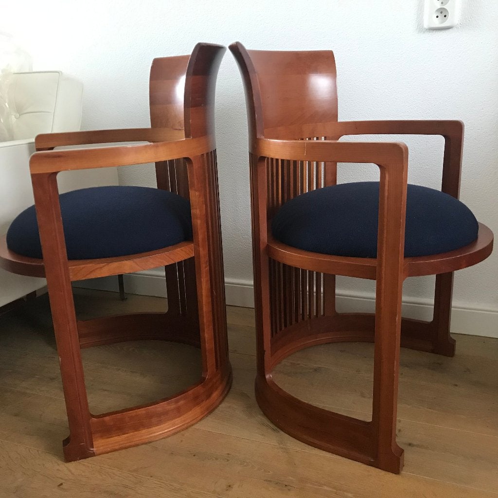 2 Cassina Frank Lloyd Wright 606 barrel stoelen stoel chairs, Gebruikt, Bruin, Ophalen of Verzenden, Nvt