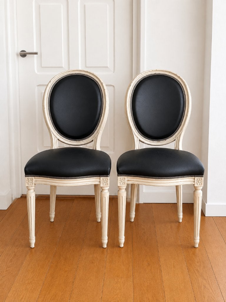 Set van 2 vintage Louis XVI stoelen – opnieuw te bekleden, Antiek en Kunst, Antiek | Meubels | Stoelen en Banken, Ophalen