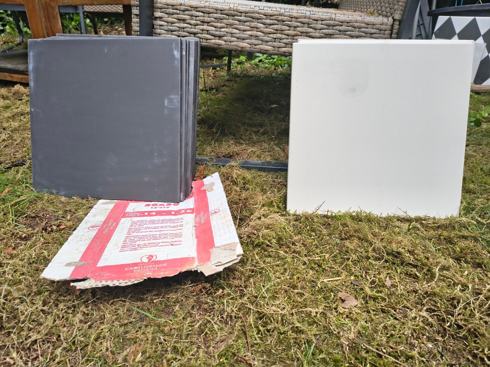 Tegels 30x30: 7 zwart, 6 wit, 4 zwart-wit, Ophalen, Keramiek, 5 tot 10 m², Zo goed als nieuw