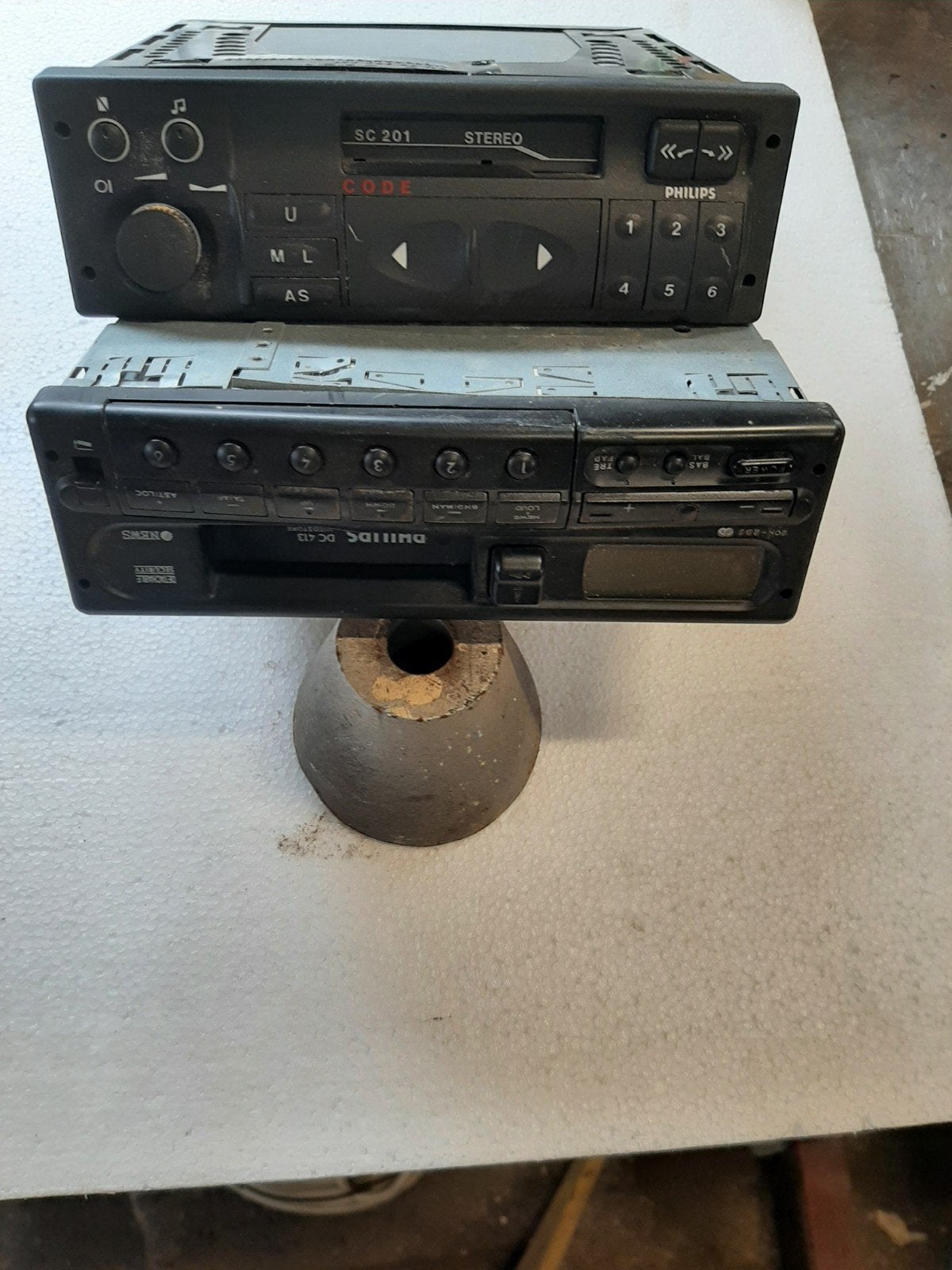 2 autoradio's: Philips SC 201 en Philips DC 470, Auto diversen, Autoradio's, Gebruikt, Ophalen