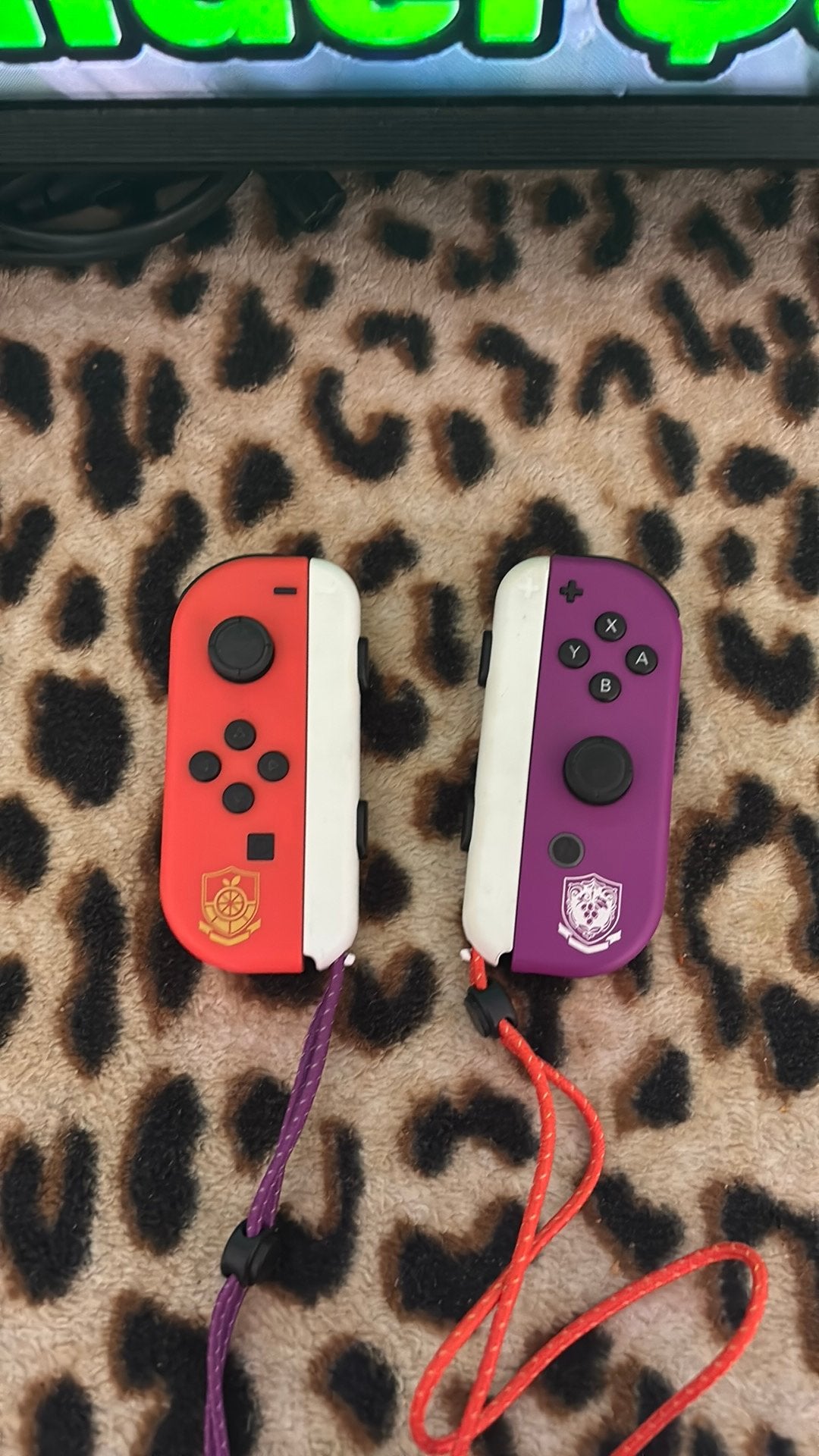 Switch Joycons LIMITED EDITION, Spelcomputers en Games, Spelcomputers | Nintendo Consoles | Accessoires, Ophalen, Zo goed als nieuw