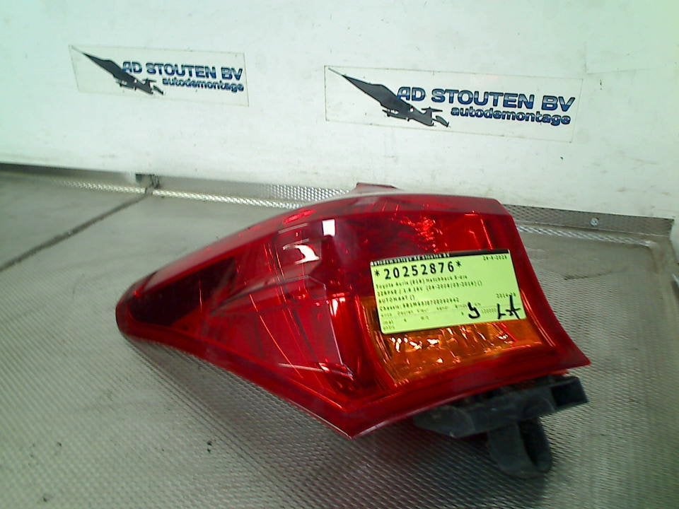 Achterlicht Links Toyota Auris (E18) (2012-10/2019-03), Auto-onderdelen, Verlichting, Gebruikt, Kundenbetreuung@toyota.de, Toyota-Allee 2, Köln 50858, , Duitsland
