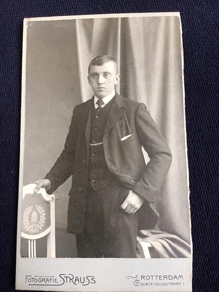 CDV, Jongeman, STRAUSS, ROTTERDAM, Carte de Visite, Ophalen of Verzenden, Voor 1940, Gebruikt, Foto