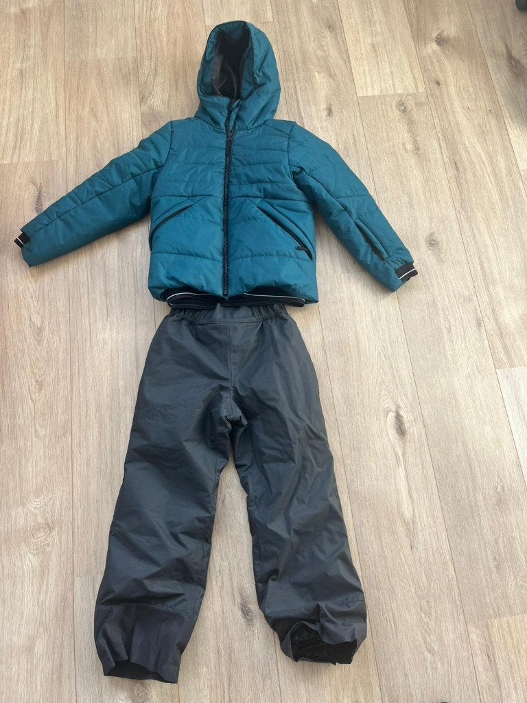 Te koop: Skipak voor 6-jarige Jas maat 150 Broek 115-124 cm, Kleding | Dames, Ophalen of Verzenden, Zo goed als nieuw, Maat 34 (XS) of kleiner