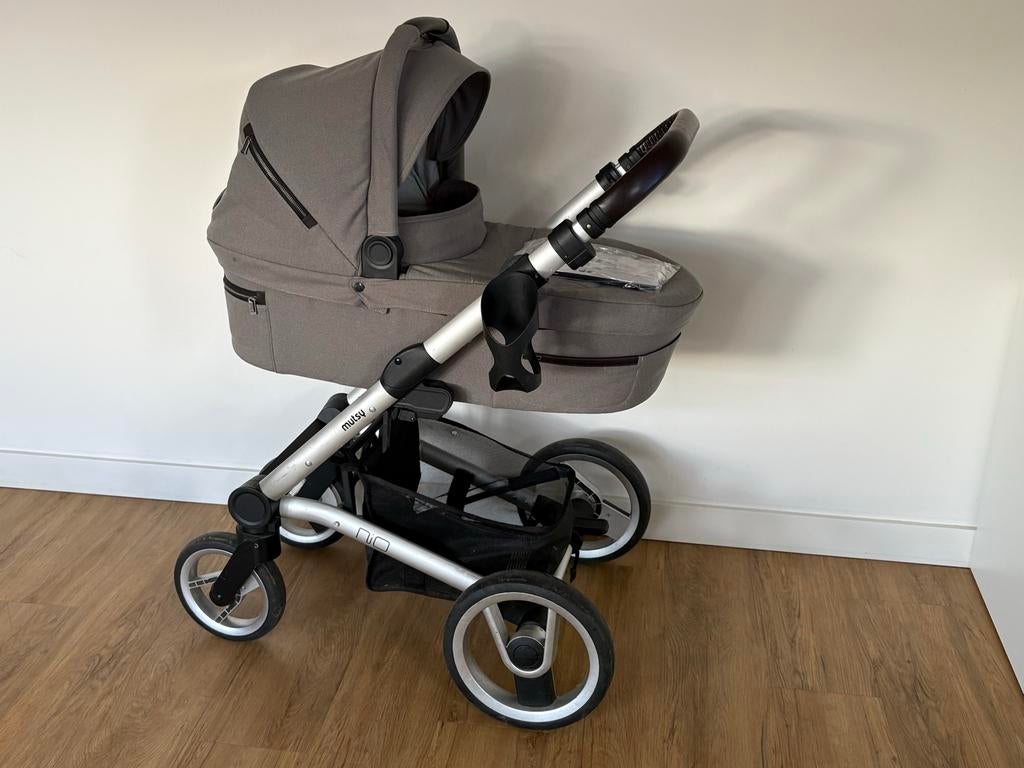 Mutsy Nio Kinderwagen met reiswieg en Maxi-Cosi autostoel, Ophalen, Gebruikt, Combiwagen, Mutsy