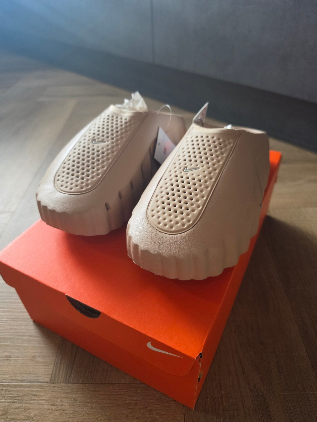 Nike Mind 001 maat 45 - Hemp/Pale Ivory-Sanddrift, Ophalen of Verzenden, Nieuw, Slippers