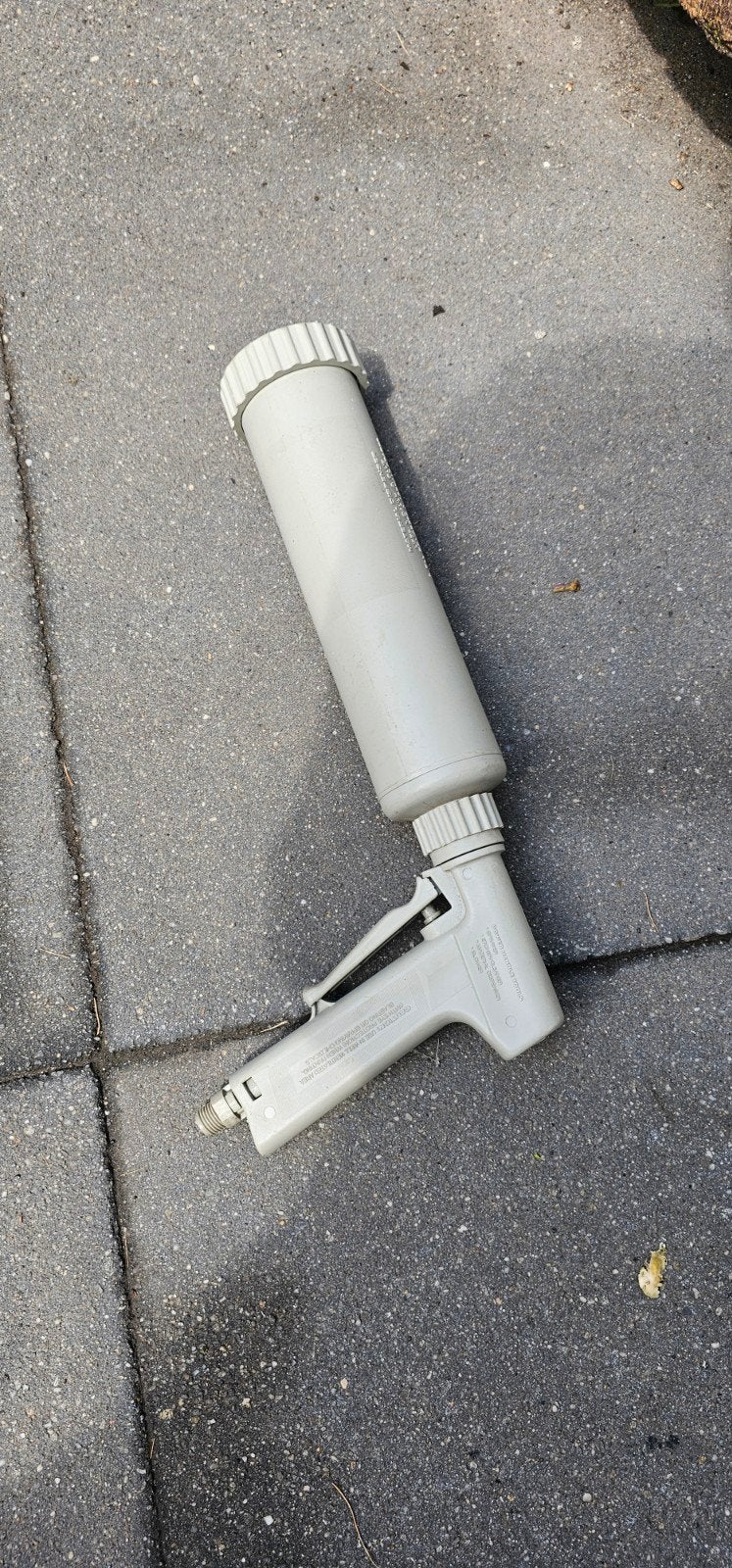 Pneumatische kitspuit - worsten ( klein), Doe-het-zelf en Verbouw, Gereedschap | Handgereedschap, Ophalen of Verzenden