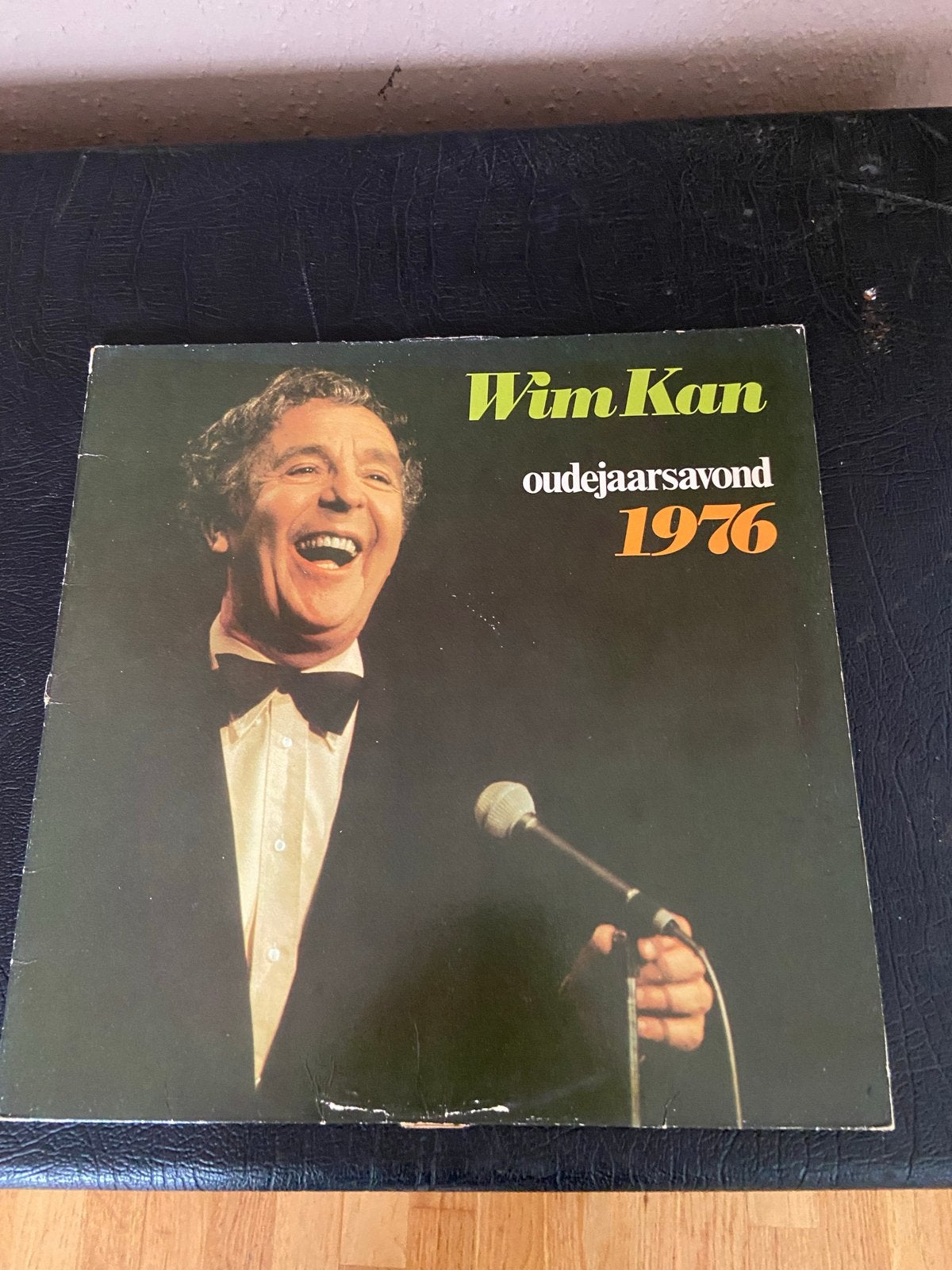 Wim Kan - Oudejaarsavond 1976 LP - Cabaret Klassieker, Cd's en Dvd's, Cd's | Nederlandstalig, Ophalen of Verzenden, Gebruikt, Cabaret of Kleinkunst