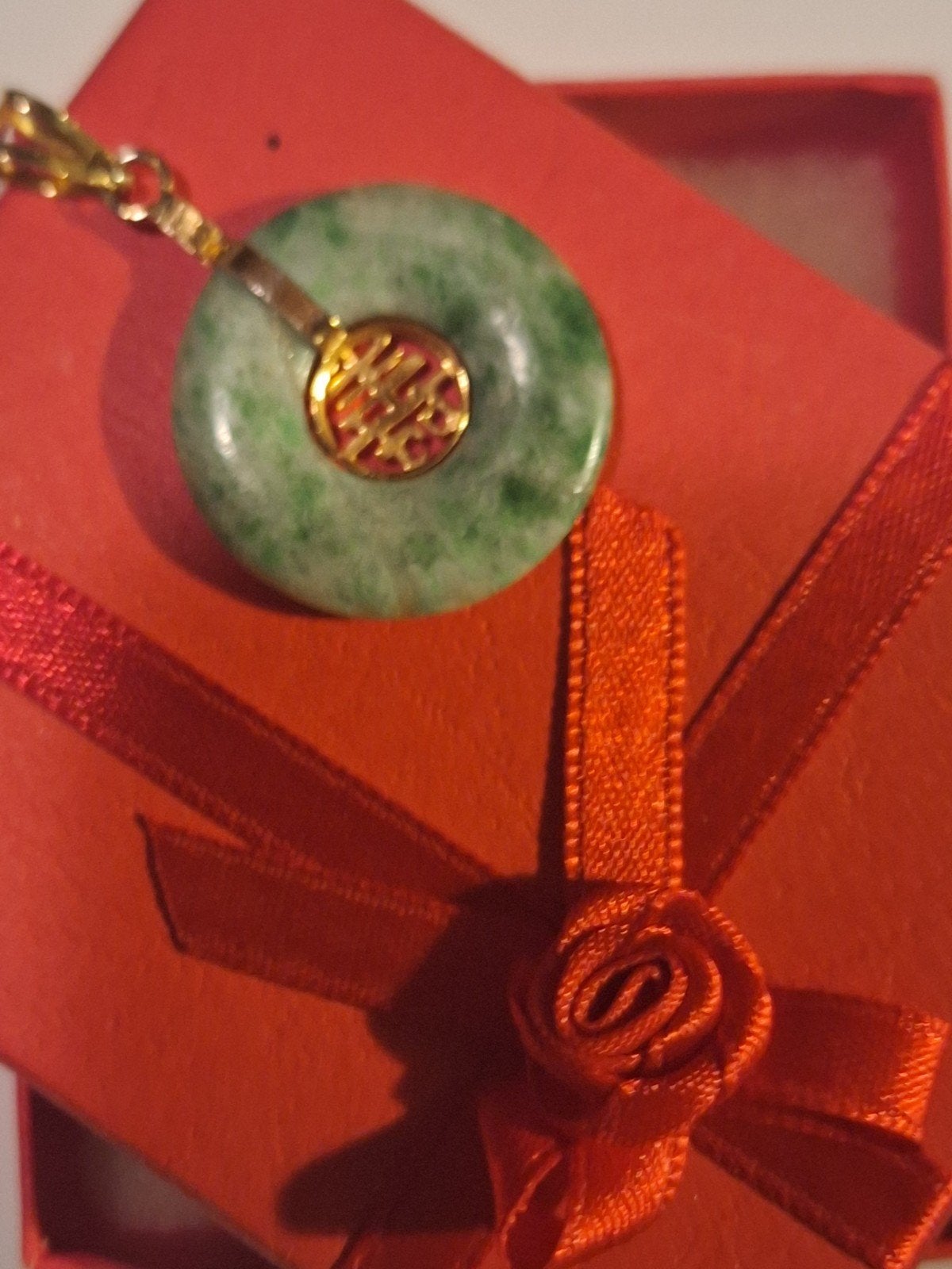 Jade Hanger met Goldplated Ketting - Voorspoed & Geluk, Nieuw, Ophalen of Verzenden, Steen of Mineraal, Groen